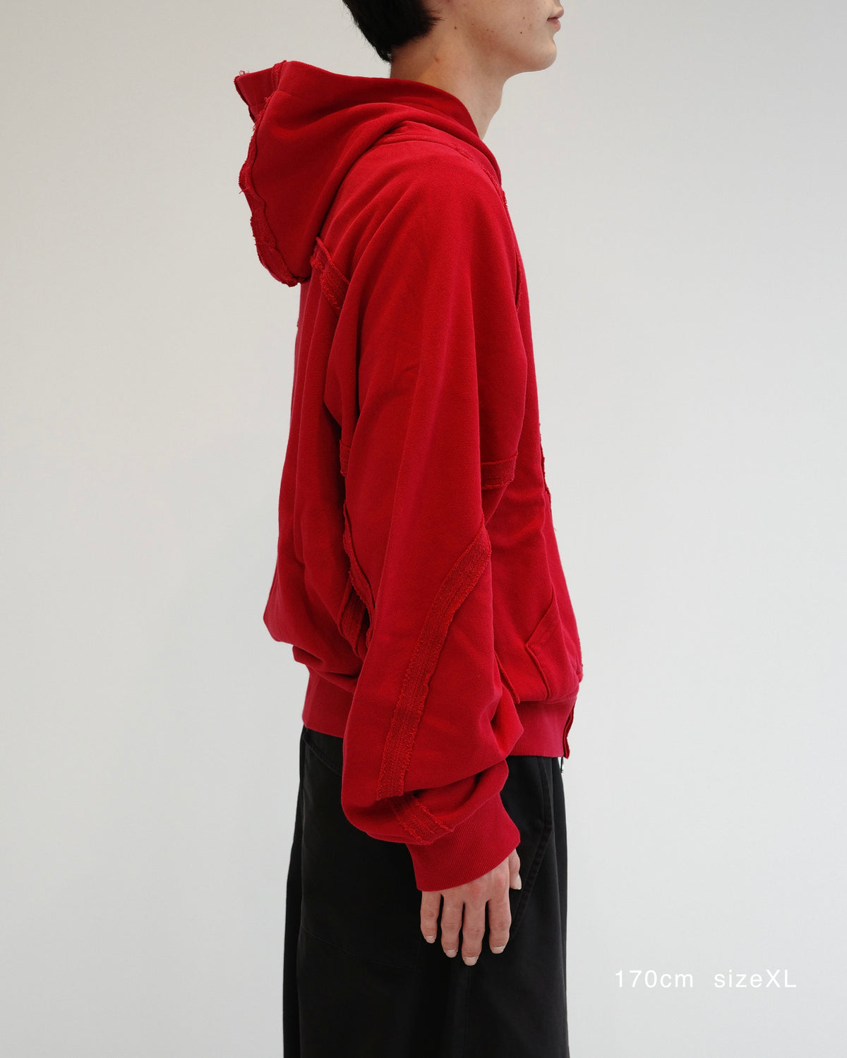 着用イメージ RED / sizeXL 170cm(サイド)