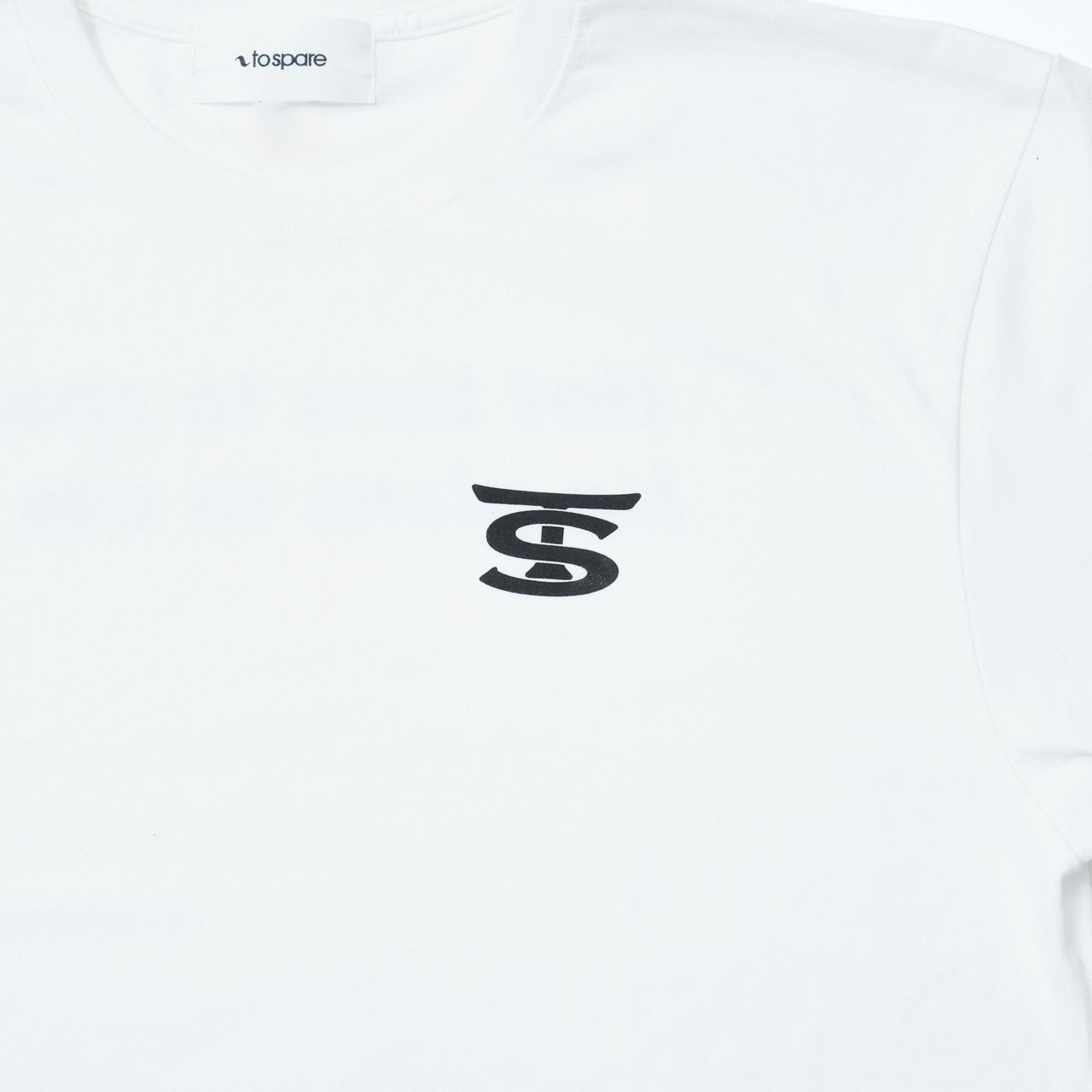EMBLEM LOGO TEE（WHITE）