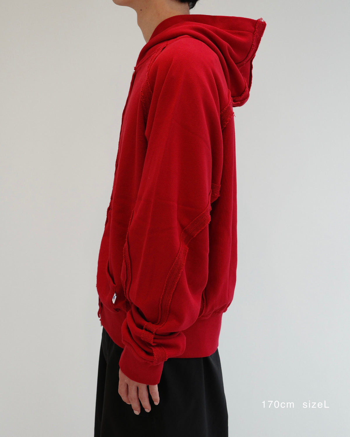 着用イメージ RED / sizeL 170cm（サイド）