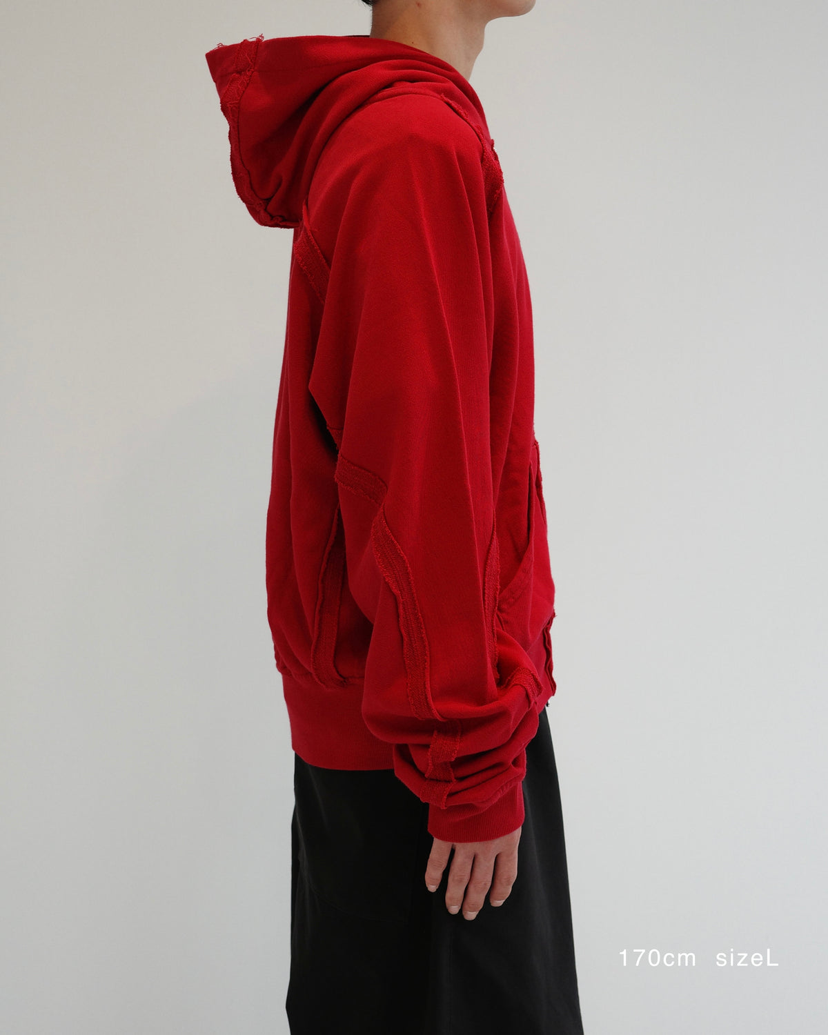 着用イメージ RED / sizeL 170cm（サイド）