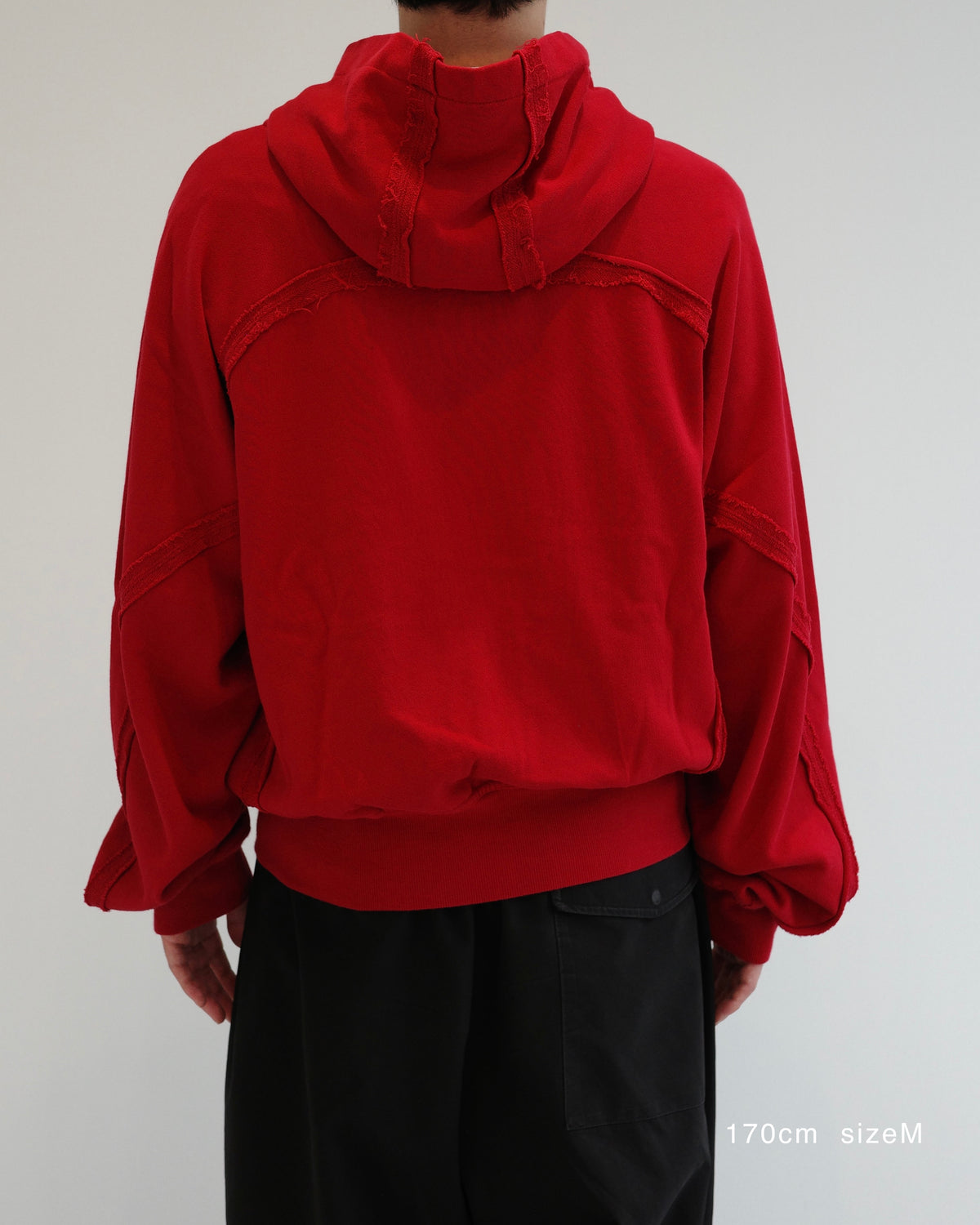 着用イメージ RED / sizeM 170cm（背面）