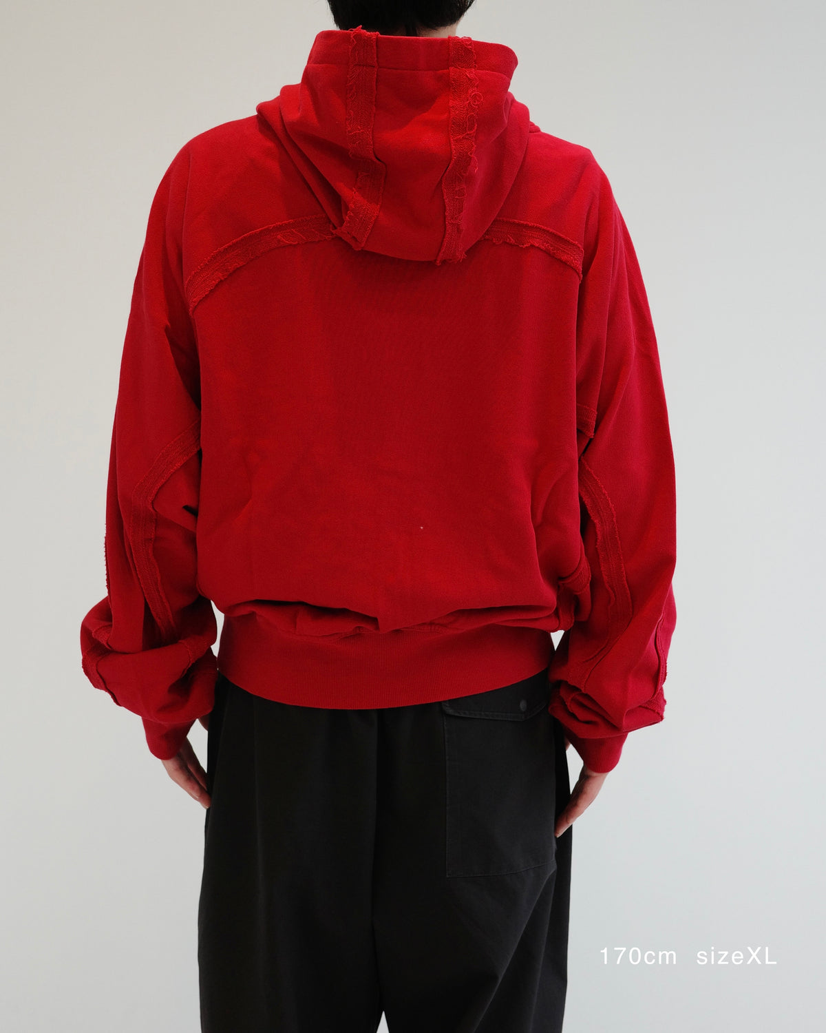 着用イメージ RED / sizeXL 170cm（背面）