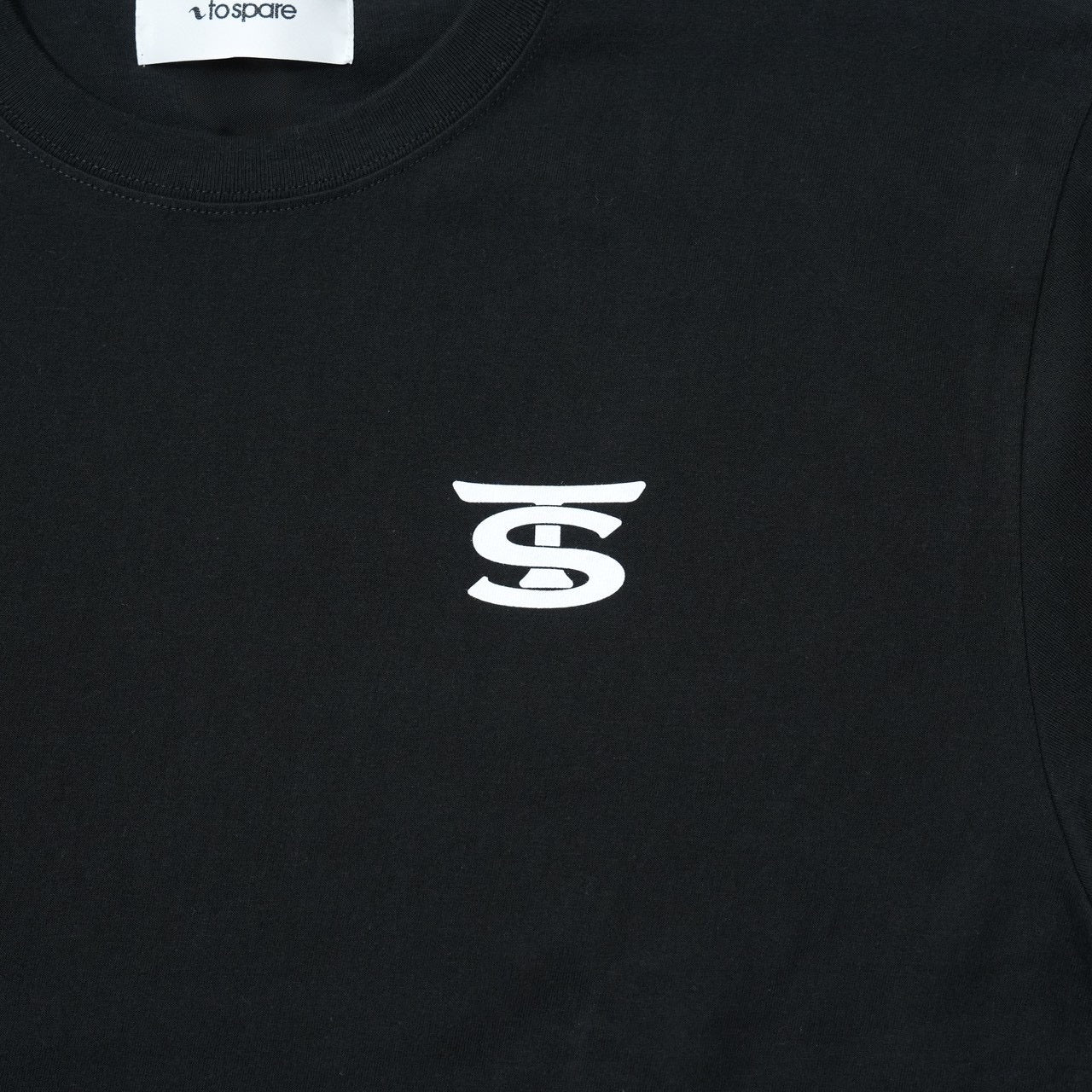 EMBLEM LOGO TEE（BLACK）