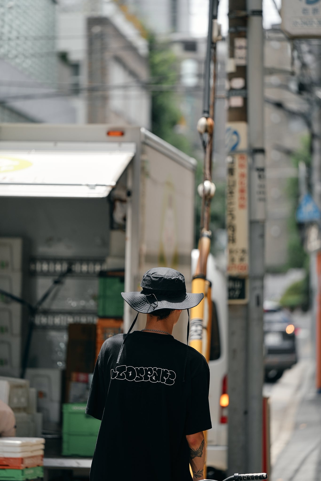 TAGGING LOGO TEE (BLACK)