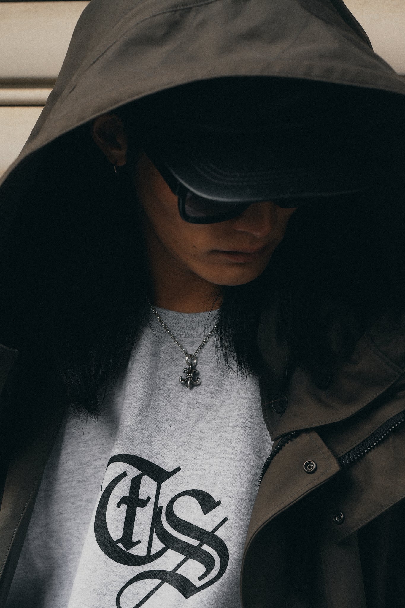 OLD ENGLISH LOGO SWEAT（ASH）