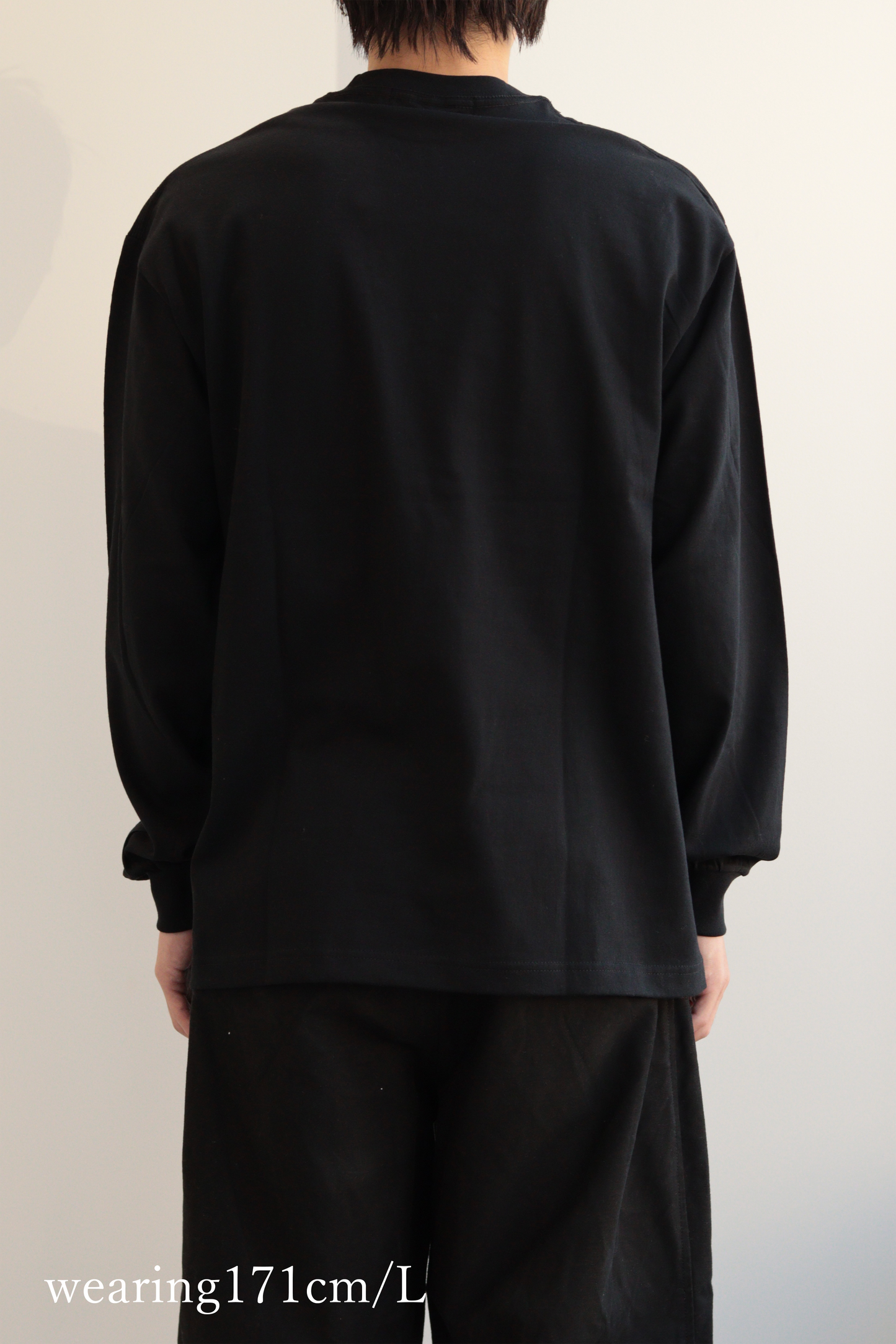 OLD ENGLISH LOGO L/S TEE（BLACK）