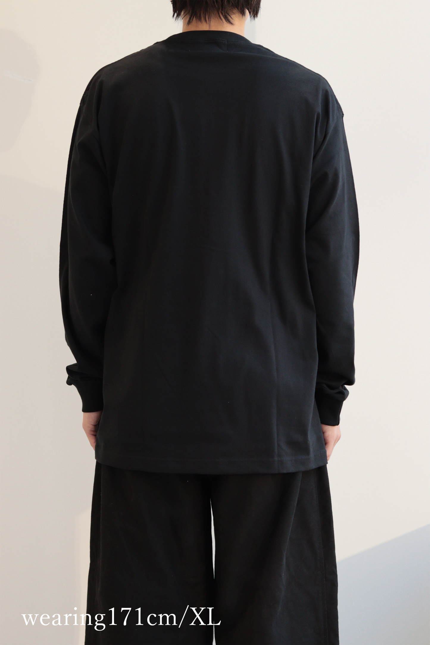 OLD ENGLISH LOGO L/S TEE（BLACK）