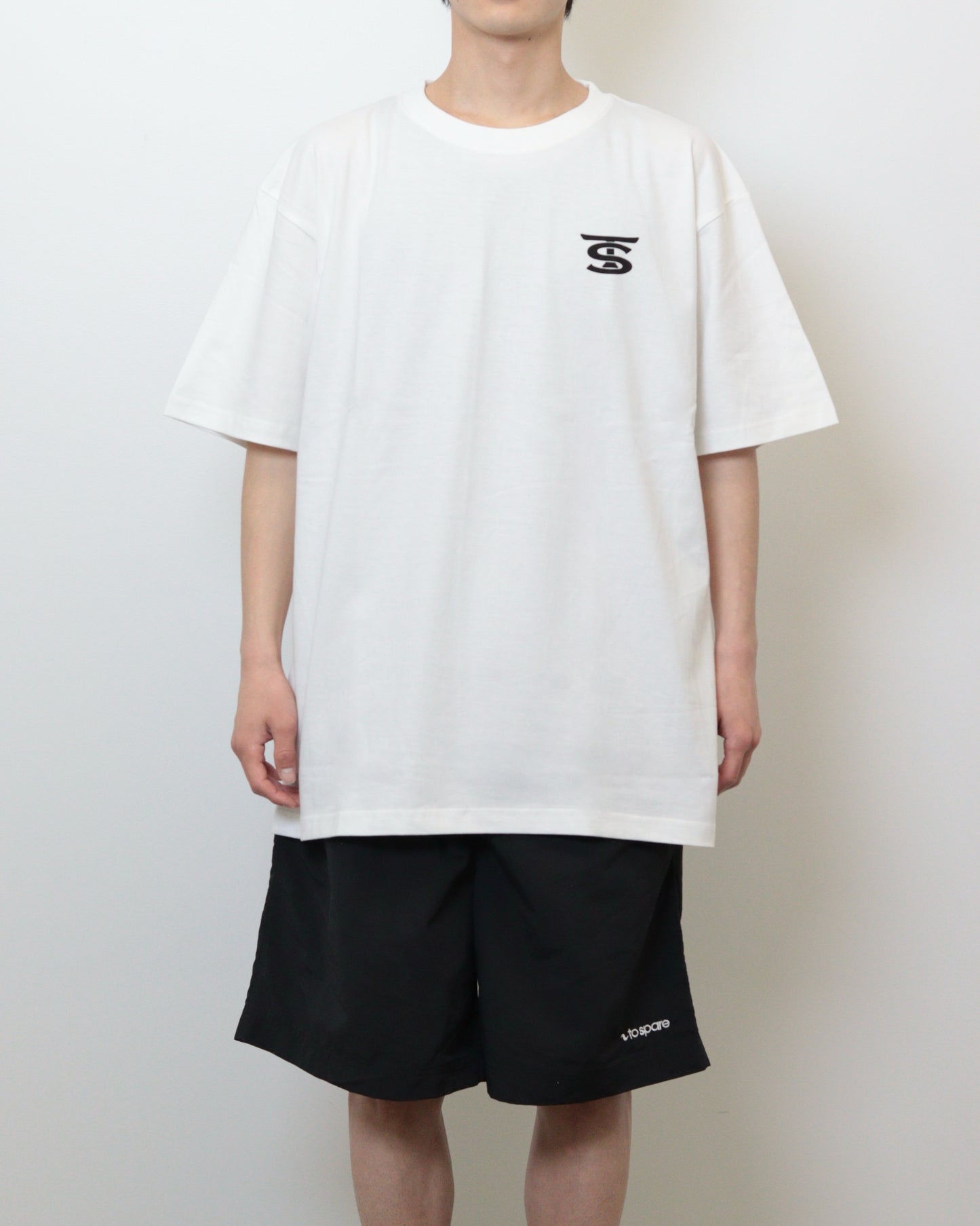 EMBLEM LOGO TEE（BLACK）