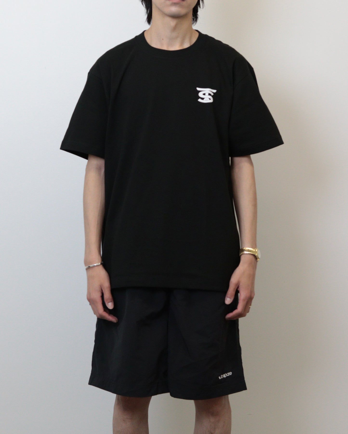 EMBLEM LOGO TEE（BLACK）