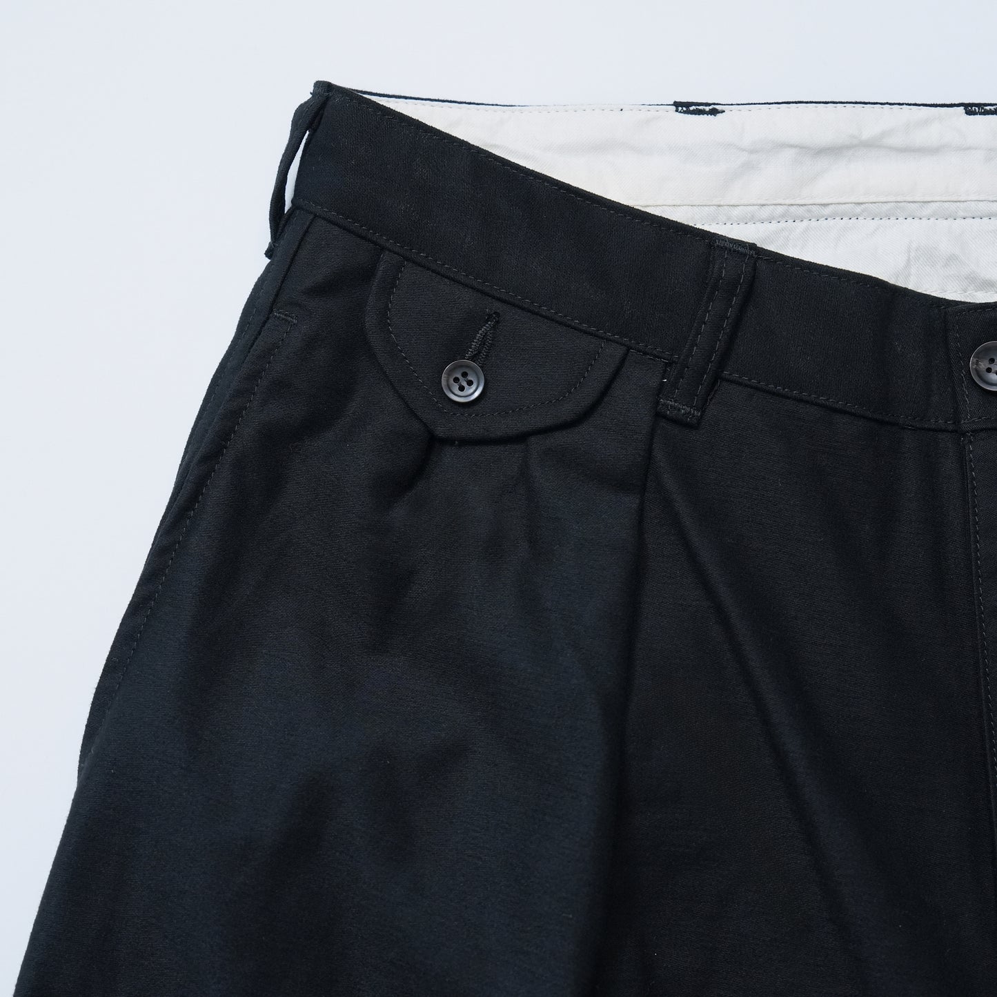 STANDARD CHINO TROUSERS（BLACK）